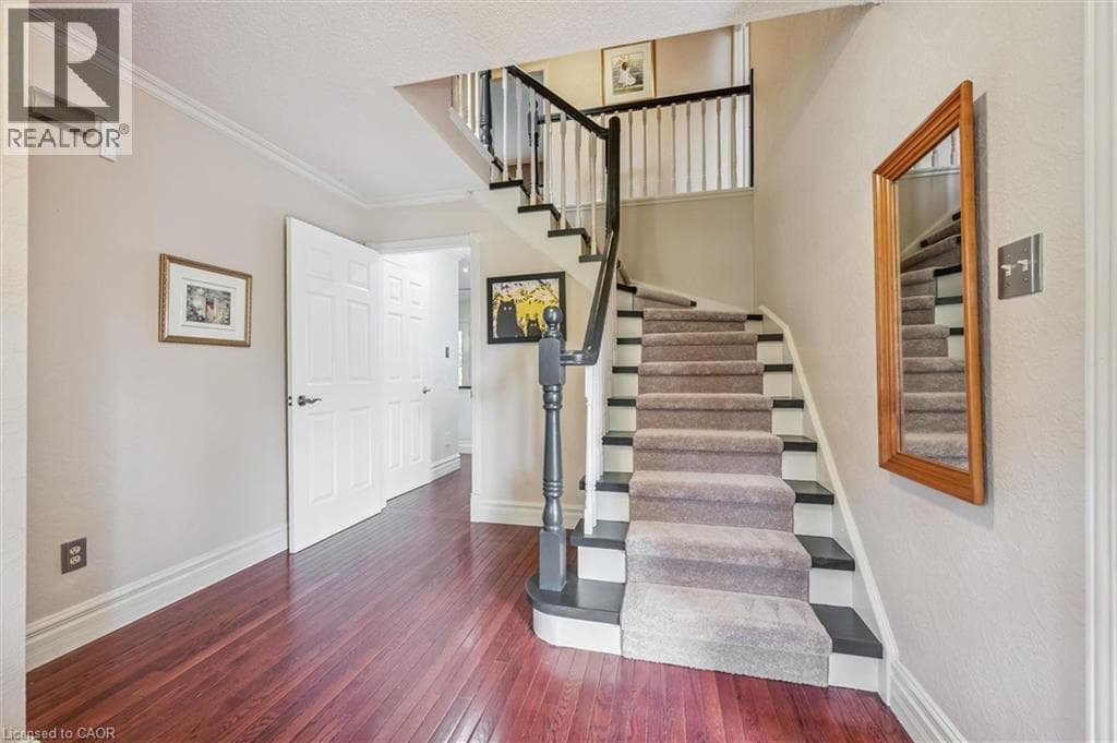 Detached for sale at 21 TINATAWA Court, Chicopee, Kitchener, Ontario, photo 2