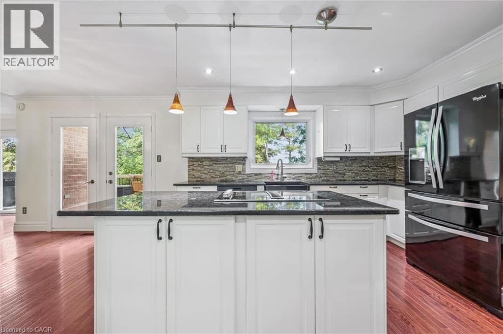 Detached for sale at 21 TINATAWA Court, Chicopee, Kitchener, Ontario, photo 6