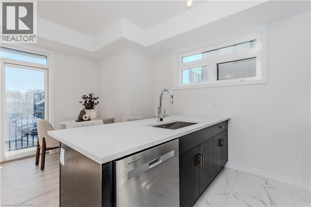 Townhouse for sale at 22 LOMOND Lane, Huron Park, Kitchener, Ontario, photo 13