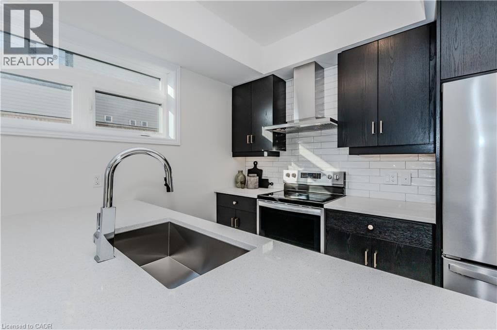Townhouse for sale at 22 LOMOND Lane, Huron Park, Kitchener, Ontario, photo 11