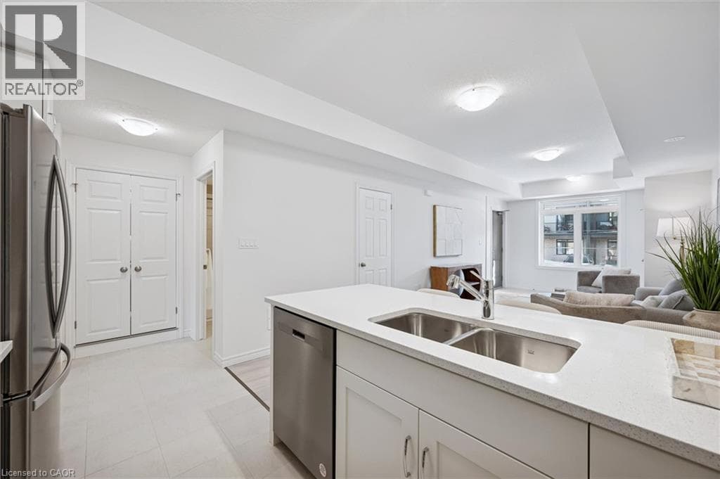 Townhouse for sale at 73 LOMOND Lane, Huron Park, Kitchener, Ontario, photo 15
