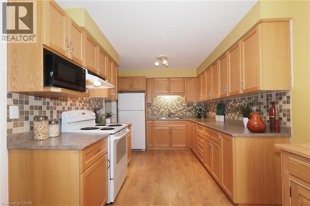 Townhouse for sale at 375 HOLIDAY INN Drive Unit# 34, Centennial, Cambridge, Ontario, photo 14