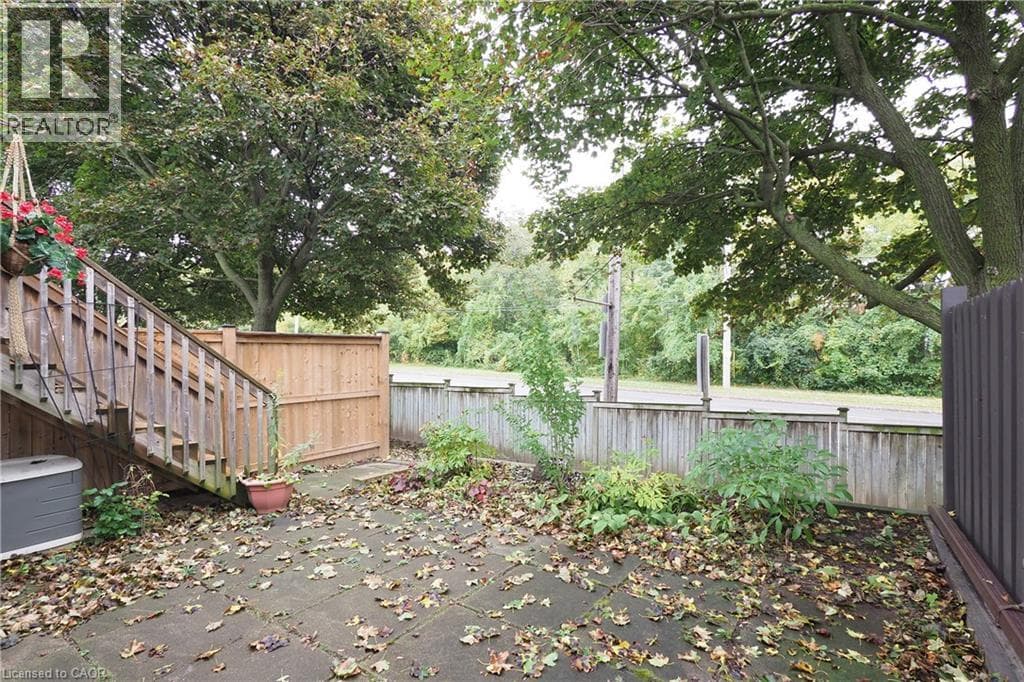 Townhouse for sale at 375 HOLIDAY INN Drive Unit# 34, Centennial, Cambridge, Ontario, photo 41