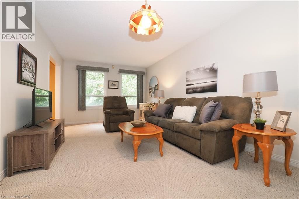 Townhouse for sale at 375 HOLIDAY INN Drive Unit# 34, Centennial, Cambridge, Ontario, photo 7