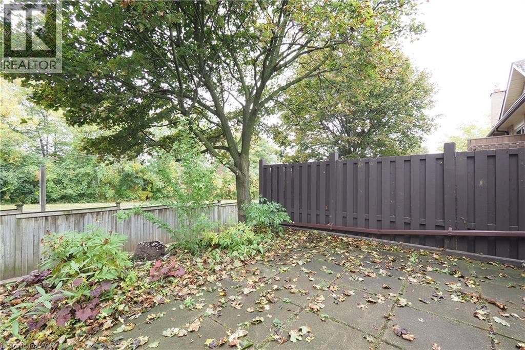 Townhouse for sale at 375 HOLIDAY INN Drive Unit# 34, Centennial, Cambridge, Ontario, photo 40