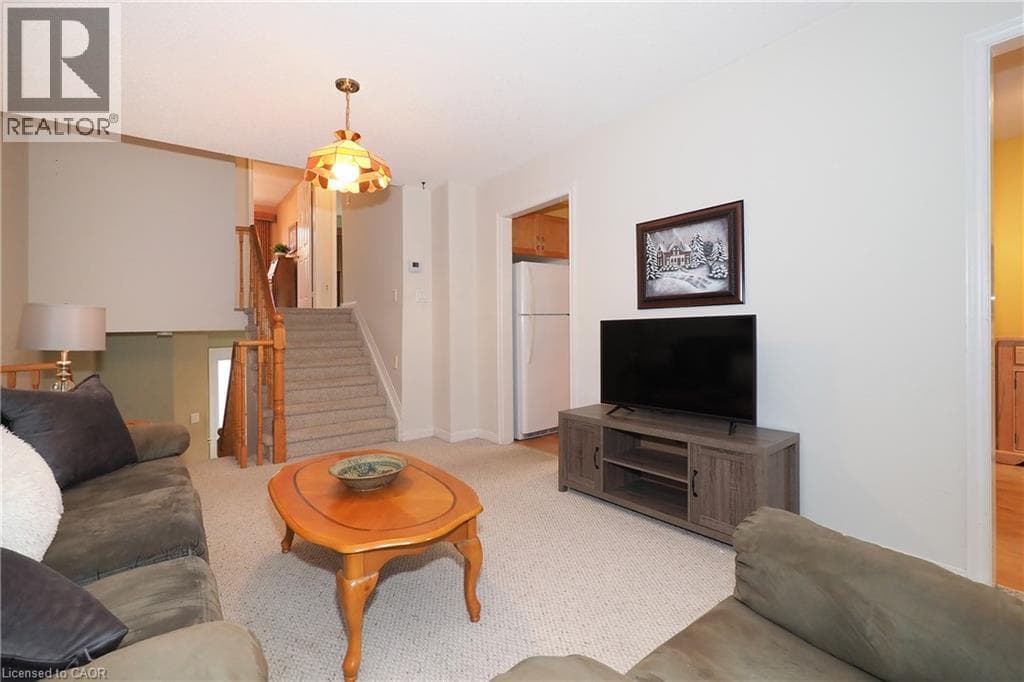 Townhouse for sale at 375 HOLIDAY INN Drive Unit# 34, Centennial, Cambridge, Ontario, photo 12