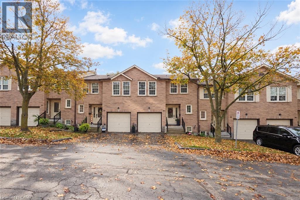 Townhouse for sale at 375 HOLIDAY INN Drive Unit# 34, Centennial, Cambridge, Ontario, photo 2