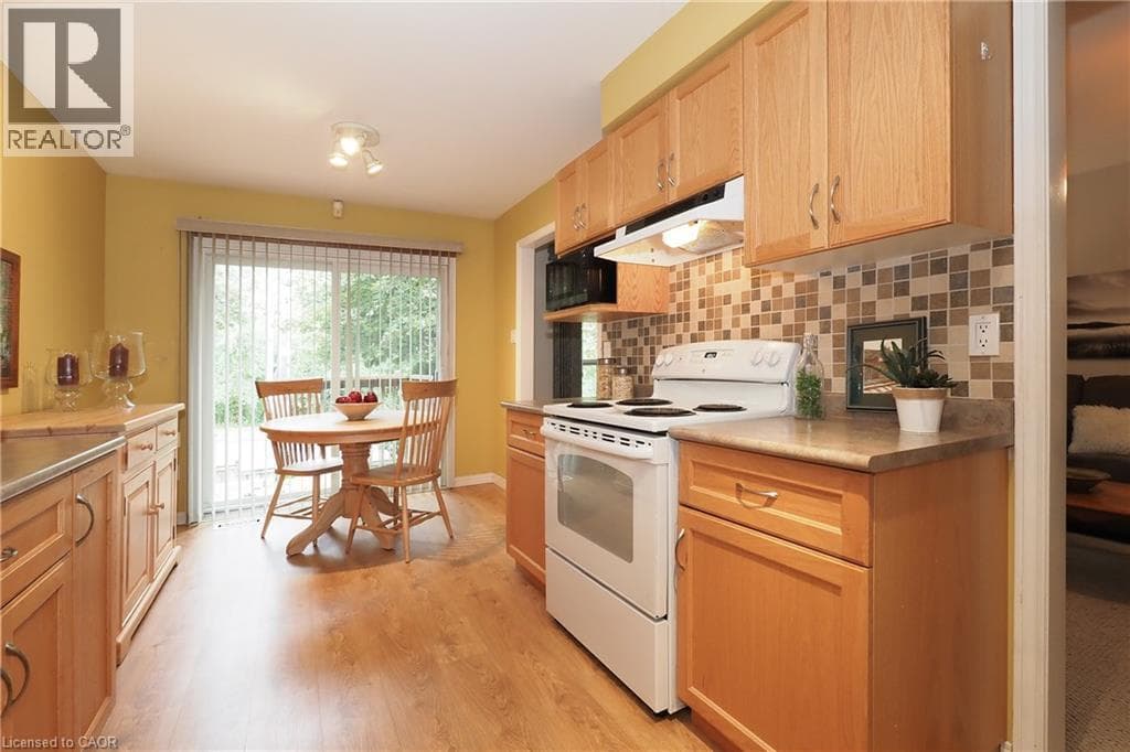 Townhouse for sale at 375 HOLIDAY INN Drive Unit# 34, Centennial, Cambridge, Ontario, photo 17