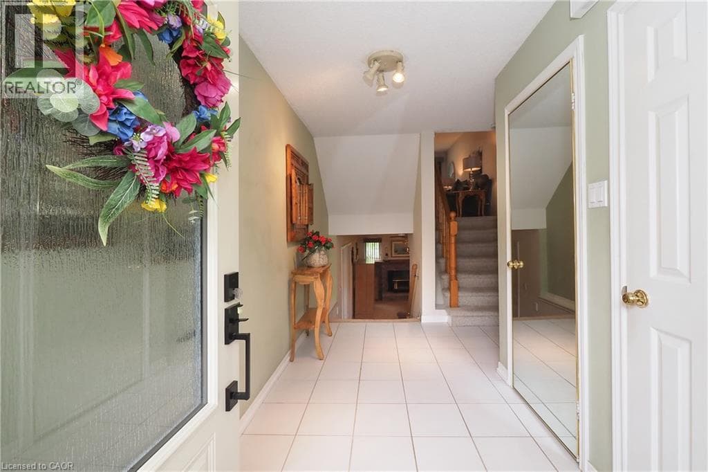 Townhouse for sale at 375 HOLIDAY INN Drive Unit# 34, Centennial, Cambridge, Ontario, photo 5
