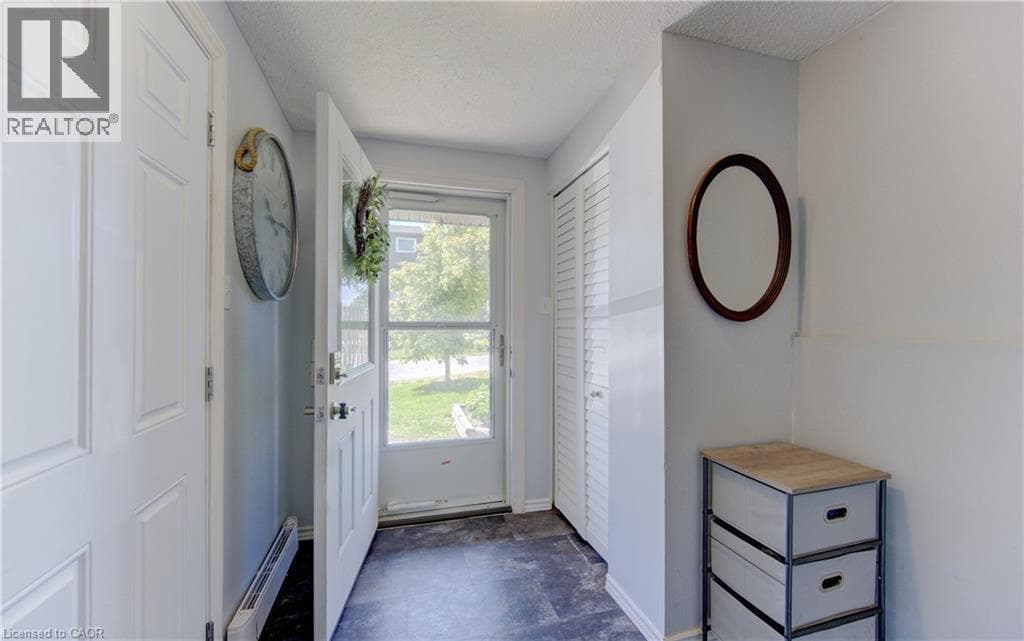 Townhouse for sale at 80 OLD COUNTRY Drive Unit# 1, Country Hills, Kitchener, Ontario, photo 4