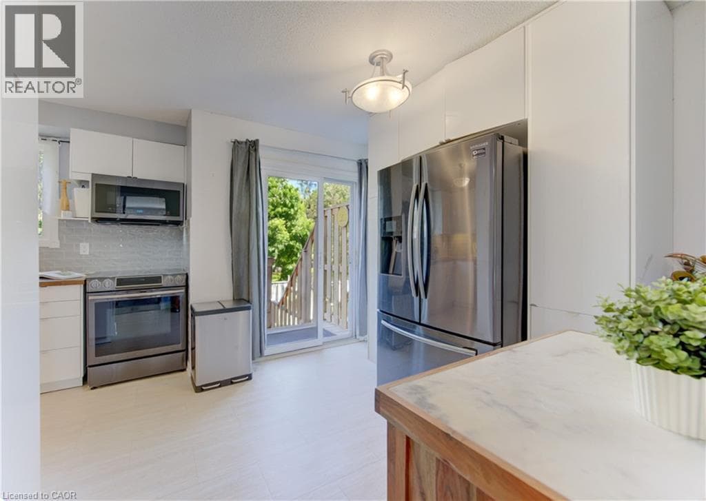 Townhouse for sale at 80 OLD COUNTRY Drive Unit# 1, Country Hills, Kitchener, Ontario, photo 13