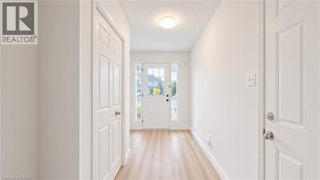 Townhouse for sale at 250 PARKVALE Drive, Huron Park, Kitchener, Ontario, photo 3