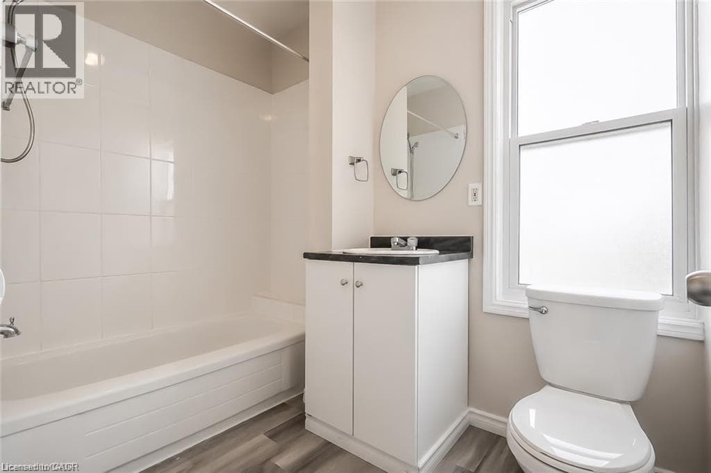 Detached for sale at 93 LANCASTER Street W, Mt. Hope Huron Park, Kitchener, Ontario, photo 13