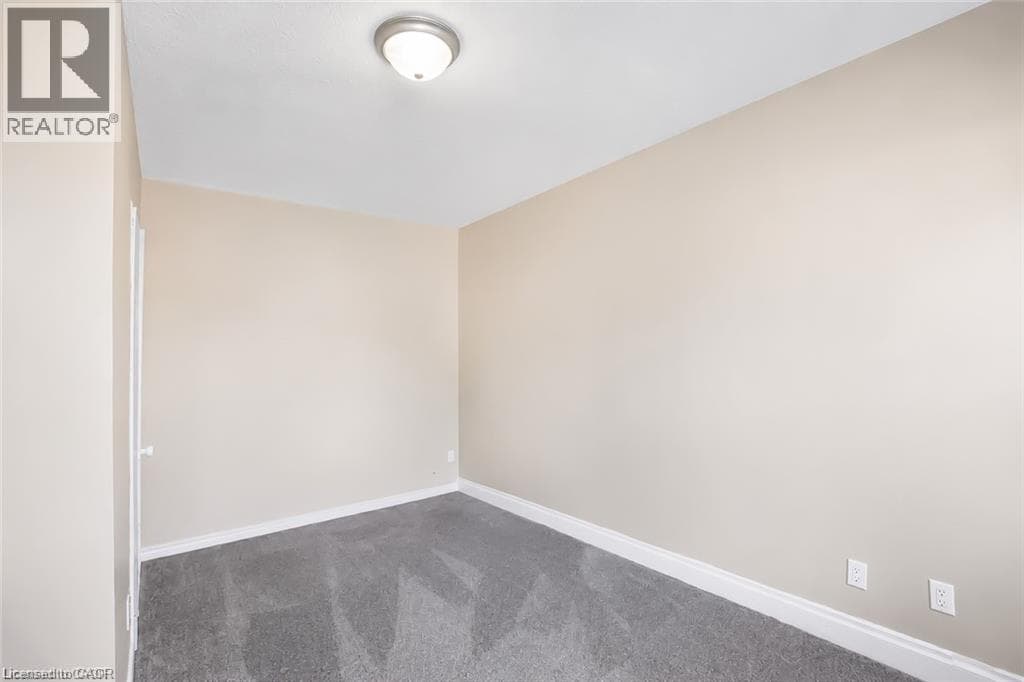 Detached for sale at 93 LANCASTER Street W, Mt. Hope Huron Park, Kitchener, Ontario, photo 7