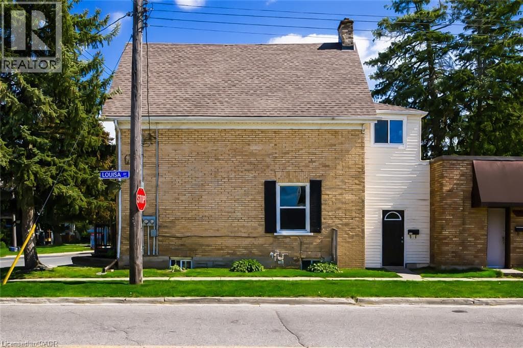 Detached for sale at 93 LANCASTER Street W, Mt. Hope Huron Park, Kitchener, Ontario, photo 2