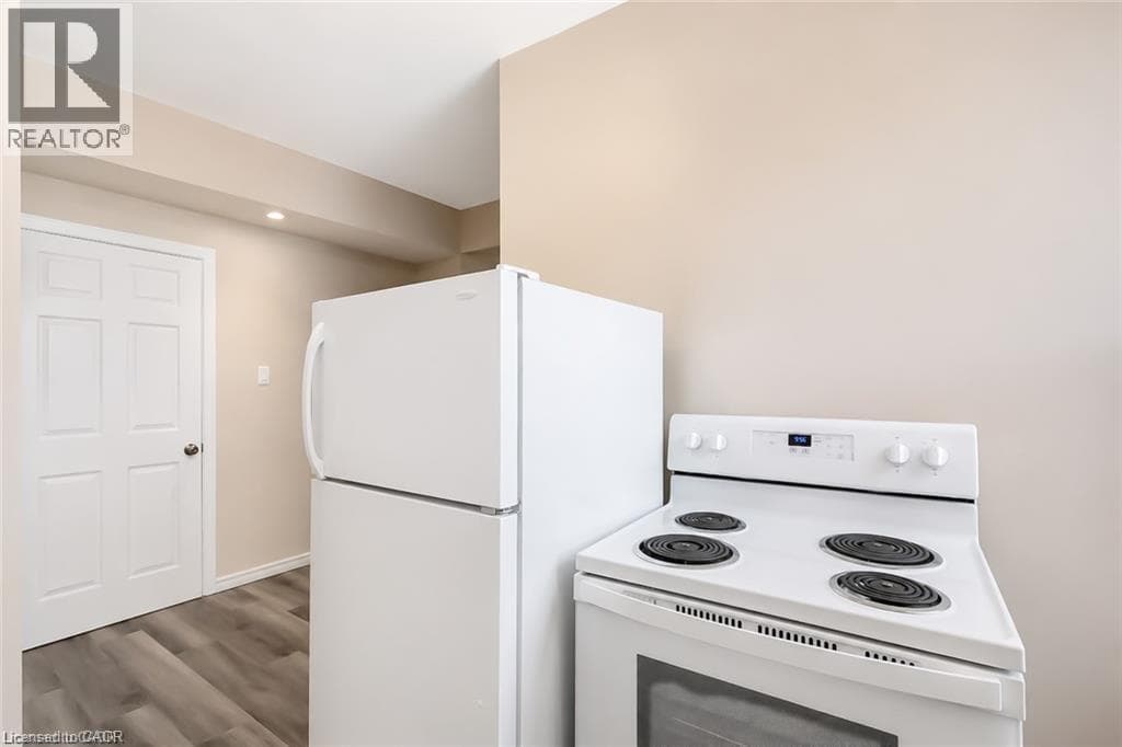 Detached for sale at 93 LANCASTER Street W, Mt. Hope Huron Park, Kitchener, Ontario, photo 12