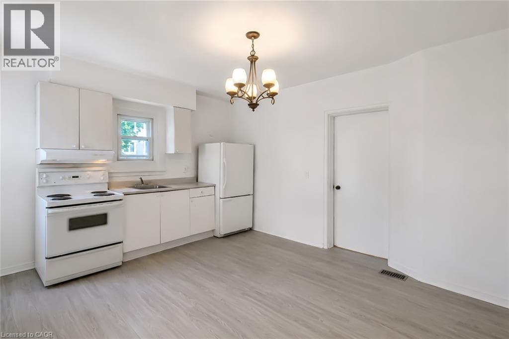 Detached for sale at 87 LANCASTER Street W, Mt. Hope Huron Park, Kitchener, Ontario, photo 15