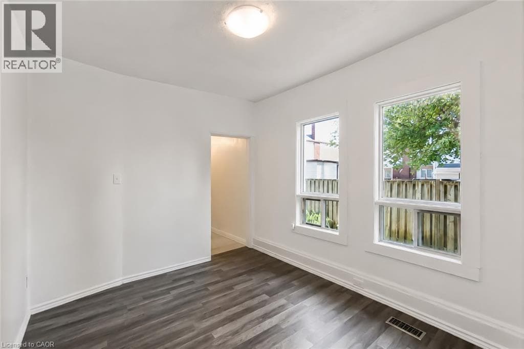 Detached for sale at 87 LANCASTER Street W, Mt. Hope Huron Park, Kitchener, Ontario, photo 14