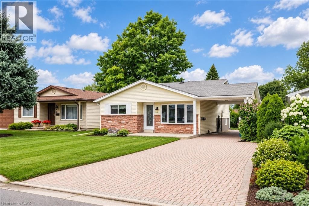 Detached for sale at 66 BELWOOD Crescent, Vanier, Kitchener, Ontario, photo 2