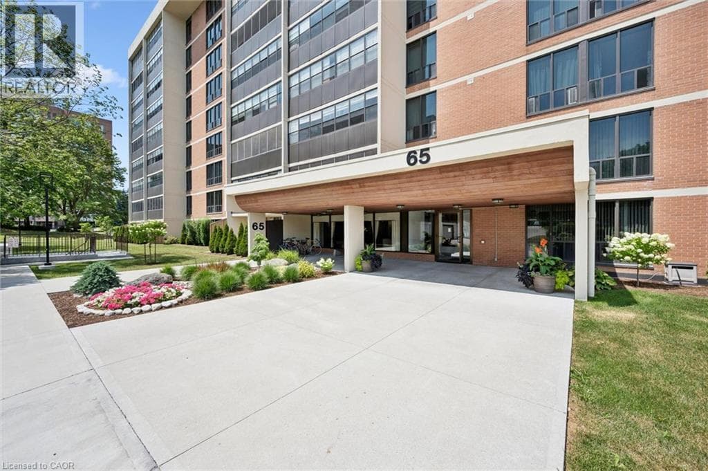 Apartment for sale at 65 WESTMOUNT Road N Unit# 304, Northdale, Waterloo, Ontario, photo 2