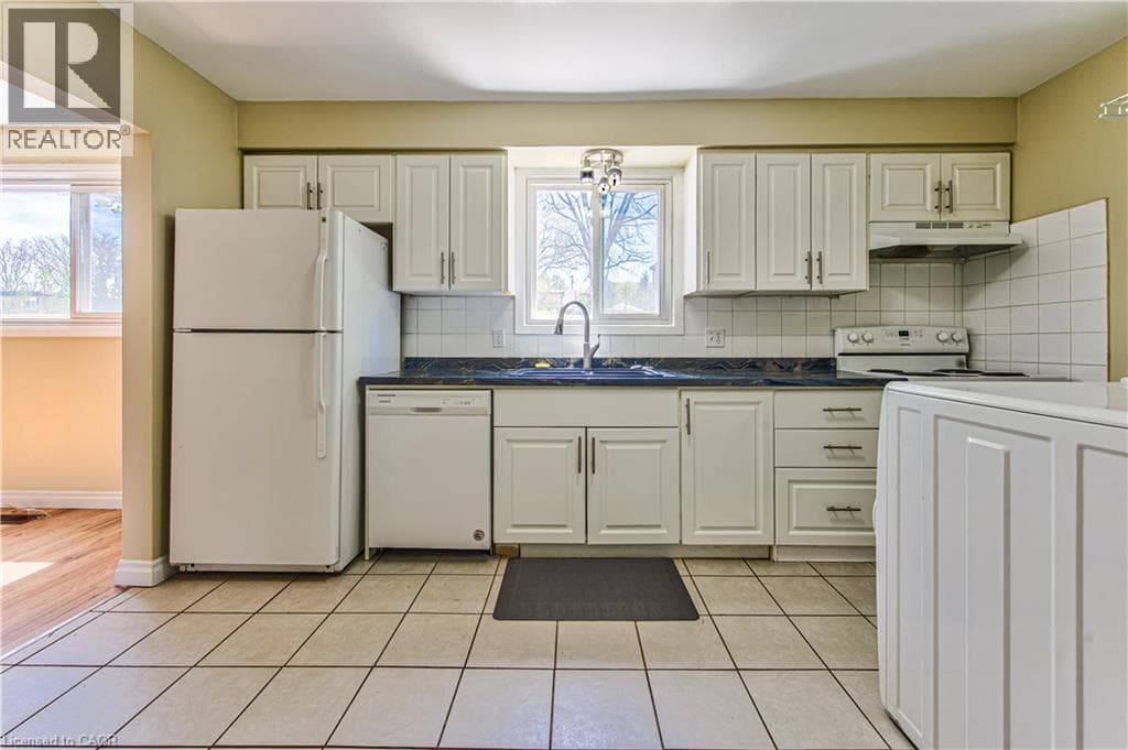 Detached for sale at 37 GOTTSCHEER Court, Southdale, Kitchener, Ontario, photo 15