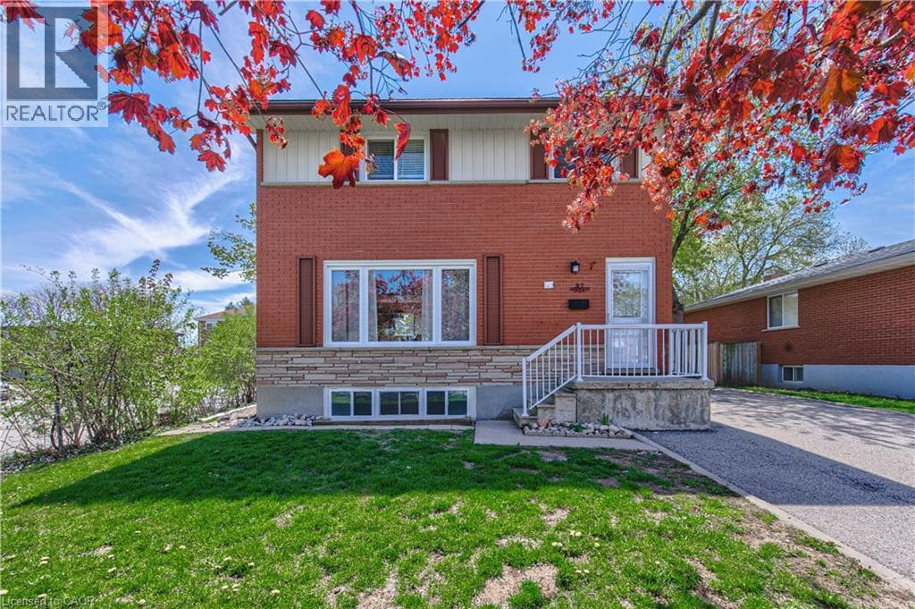 Detached for sale at 37 GOTTSCHEER Court, Southdale, Kitchener, Ontario, photo 2