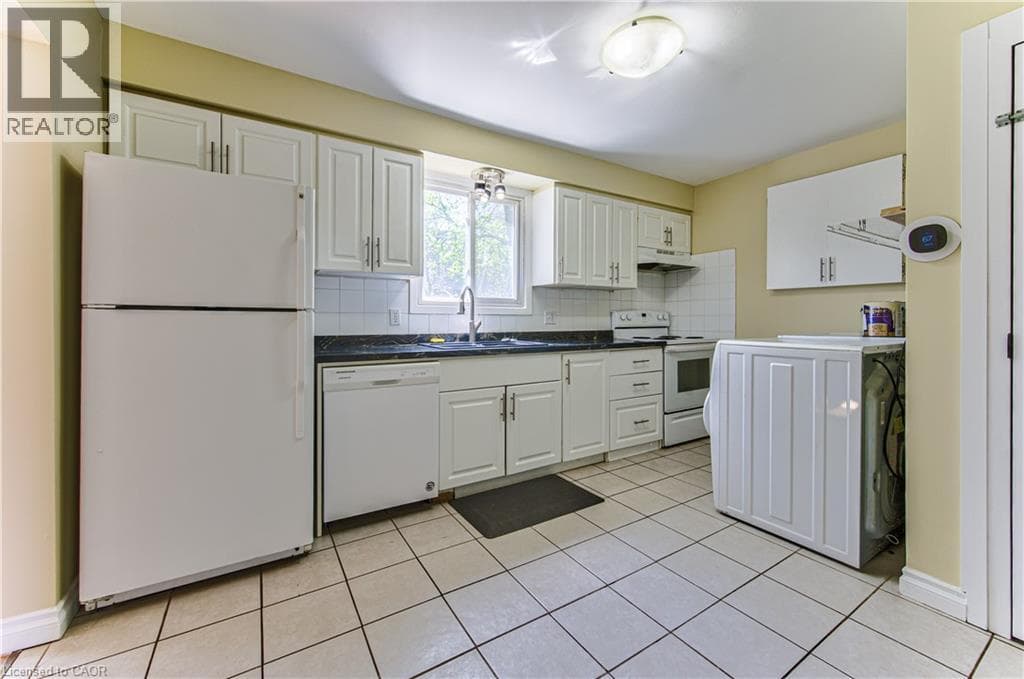 Multi-family for sale at 37 GOTTSCHEER Court, Southdale, Kitchener, Ontario, photo 13