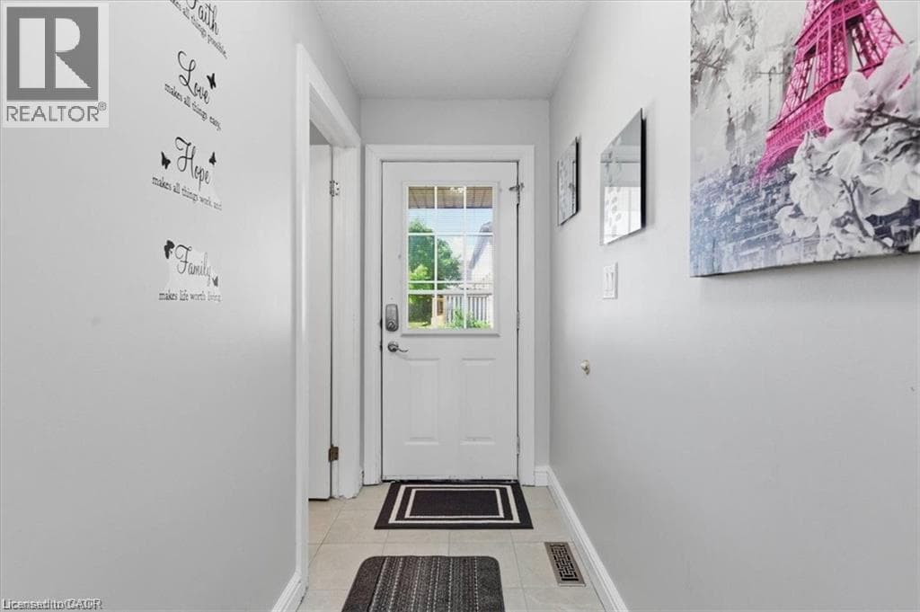 Semi-detached for sale at 84 WESTMEADOW Drive Unit# 1, Highland West, Kitchener, Ontario, photo 5
