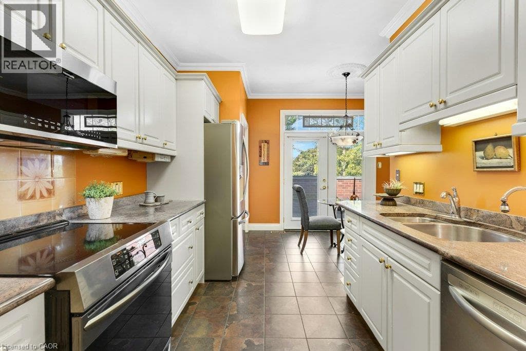 Townhouse for sale at 375 N GEORGE Street N Unit# 1, Westview, Cambridge, Ontario, photo 13