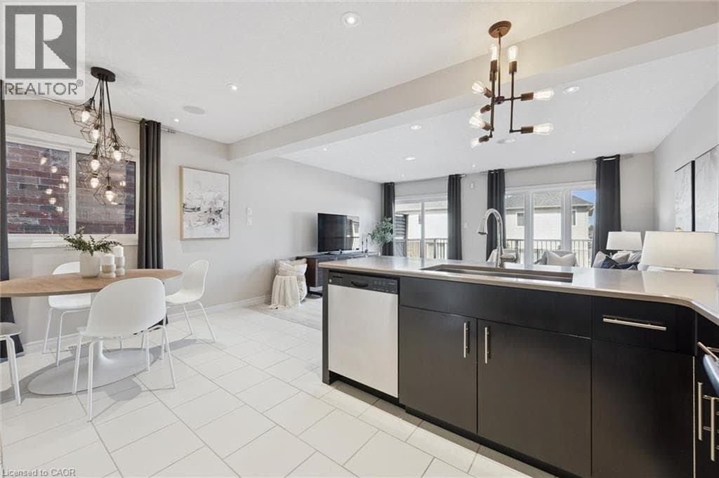 Townhouse for sale at 179 EDEN OAK Trail, Grand River South, Kitchener, Ontario, photo 12