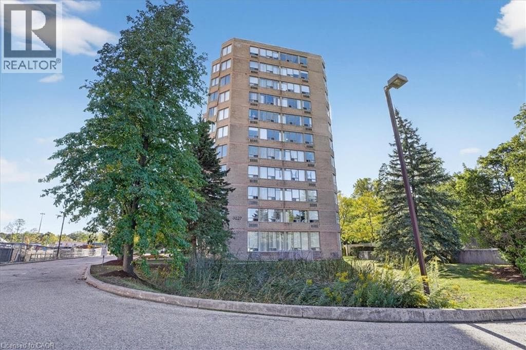 Apartment for sale at 3227 KING Street E Unit# 506, Chicopee, Kitchener, Ontario, photo 2