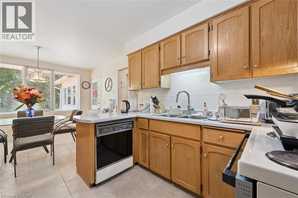 Detached for sale at 176 SANDFORD FLEMING Drive, Beechwood West, Waterloo, Ontario, photo 11