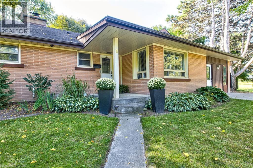 Detached for sale at 3 OAKWOOD Avenue, Fairfield, Kitchener, Ontario, photo 2