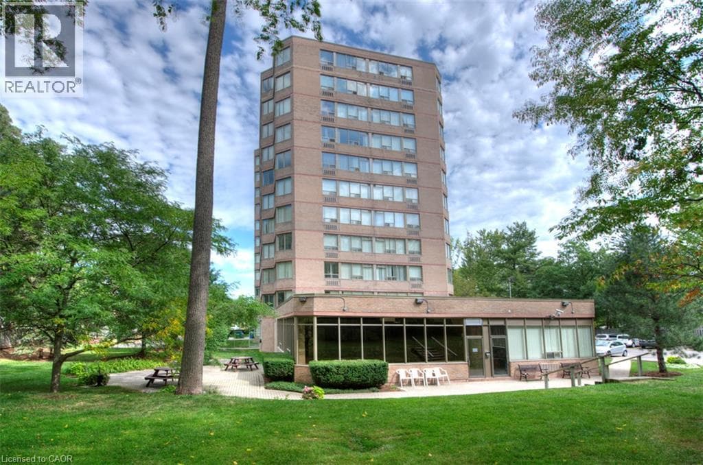 Apartment for sale at 3227 KING Street E Unit# 409, Chicopee, Kitchener, Ontario, photo 2