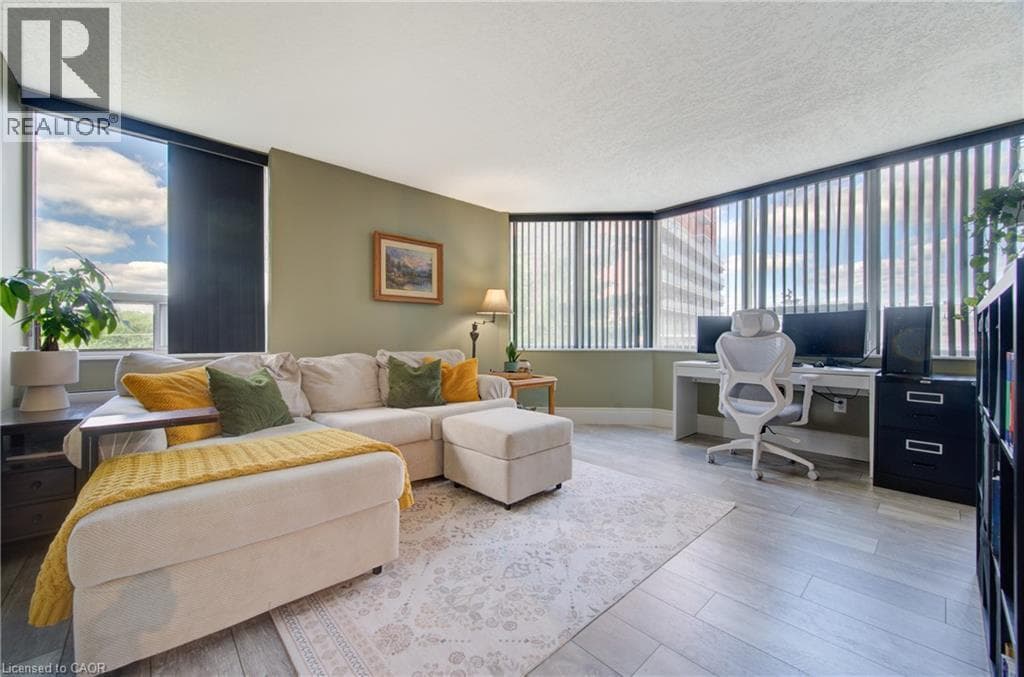 Apartment for sale at 3227 KING Street E Unit# 409, Chicopee, Kitchener, Ontario, photo 3