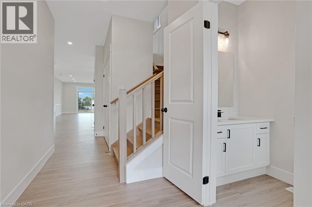 Detached for sale at 24 MOON Crescent, Westview, Cambridge, Ontario, photo 4