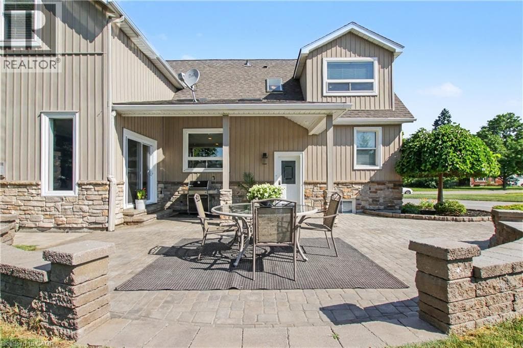 Detached for sale at 17 ATHLONE Road, Elgin Park, Cambridge, Ontario, photo 4