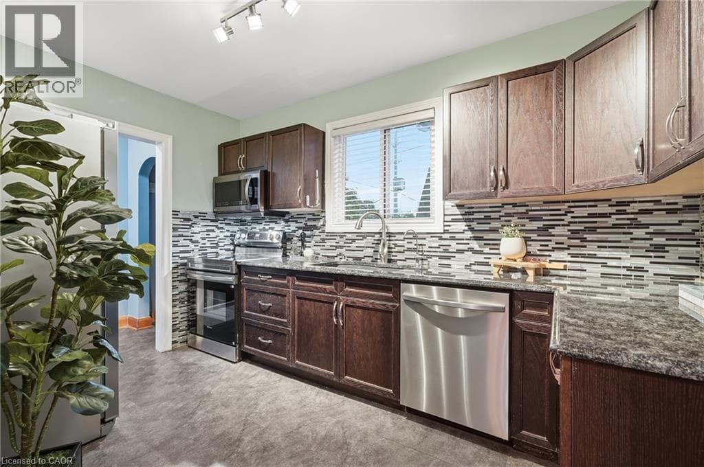 Detached for sale at 106 CEDAR Street S, Cedar Hill, Kitchener, Ontario, photo 11
