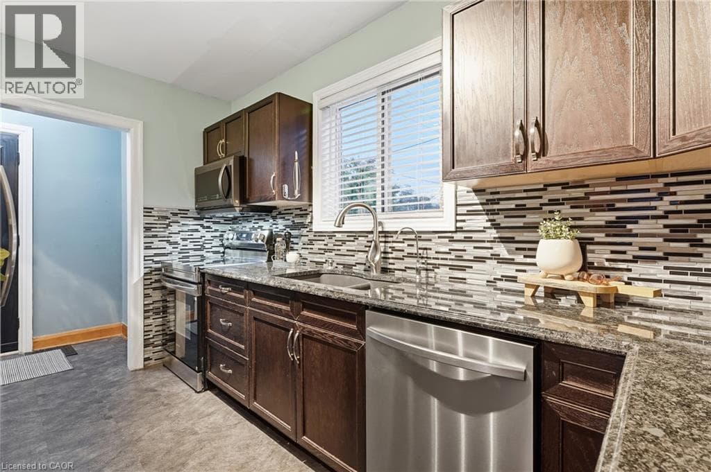 Detached for sale at 106 CEDAR Street S, Cedar Hill, Kitchener, Ontario, photo 13