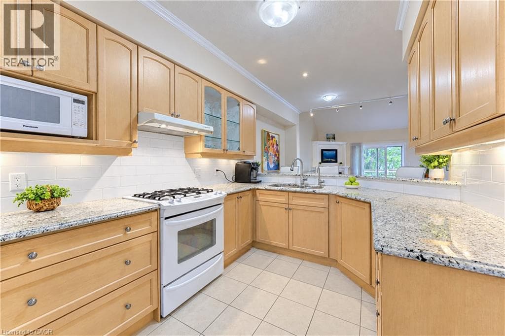 Townhouse for sale at 222 CHESTNUT HILL Crescent, Doon South, Kitchener, Ontario, photo 13