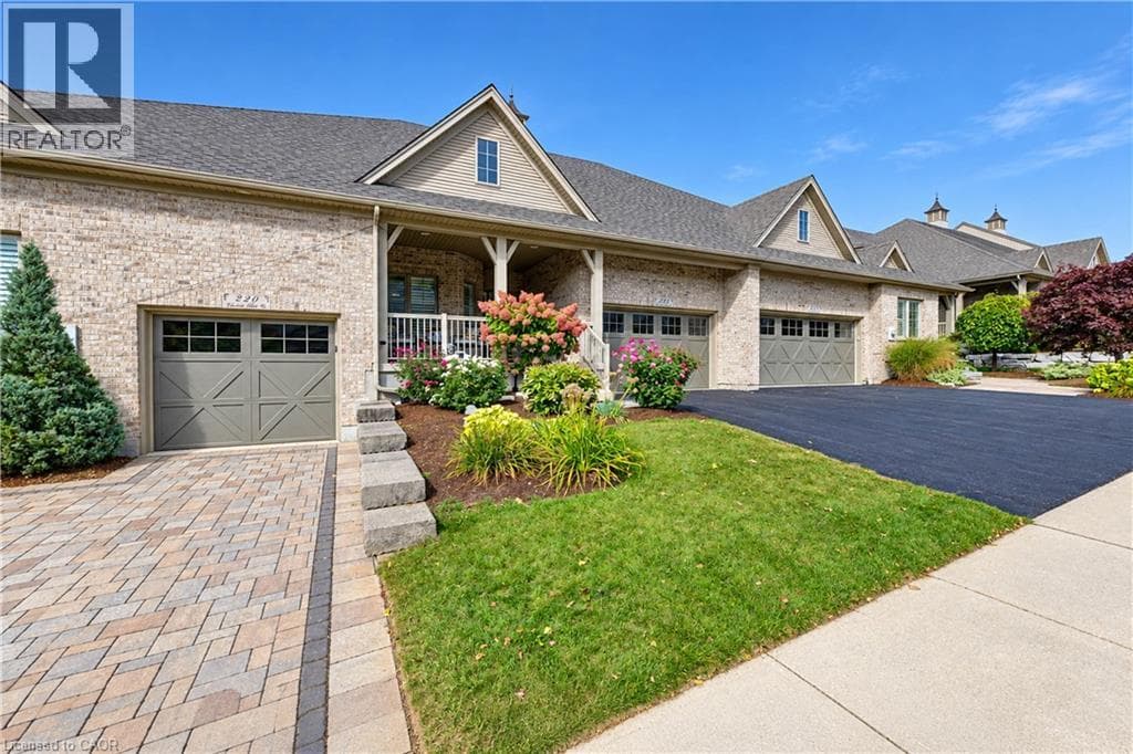 Townhouse for sale at 222 CHESTNUT HILL Crescent, Doon South, Kitchener, Ontario, photo 2