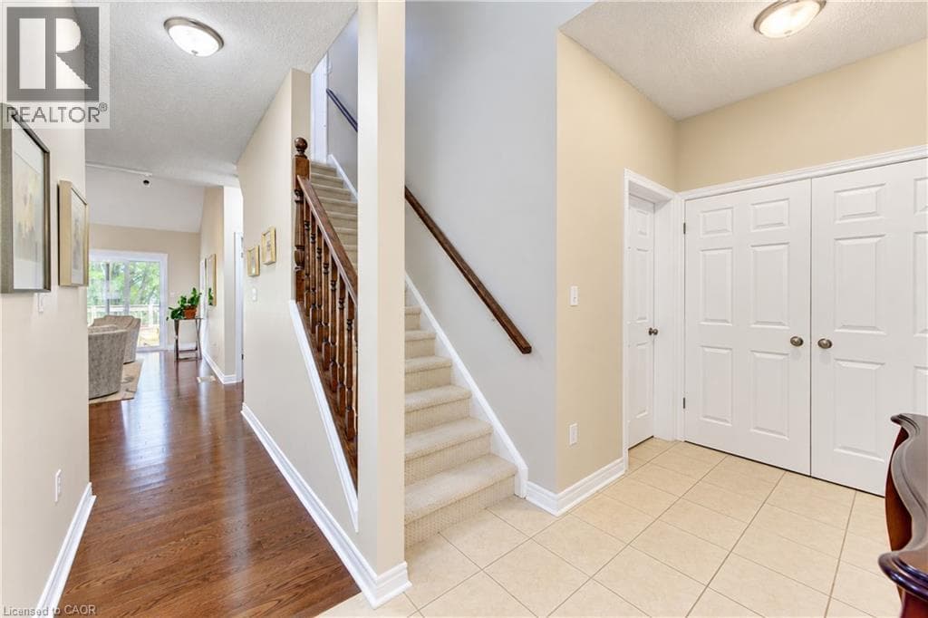 Townhouse for sale at 222 CHESTNUT HILL Crescent, Doon South, Kitchener, Ontario, photo 8