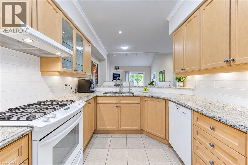 Townhouse for sale at 222 CHESTNUT HILL Crescent, Doon South, Kitchener, Ontario, photo 12