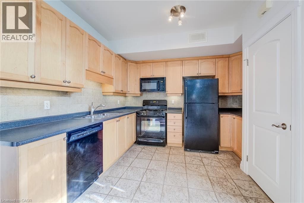 Apartment for sale at 555 KING Street E Unit# 102, King East, Kitchener, Ontario, photo 3