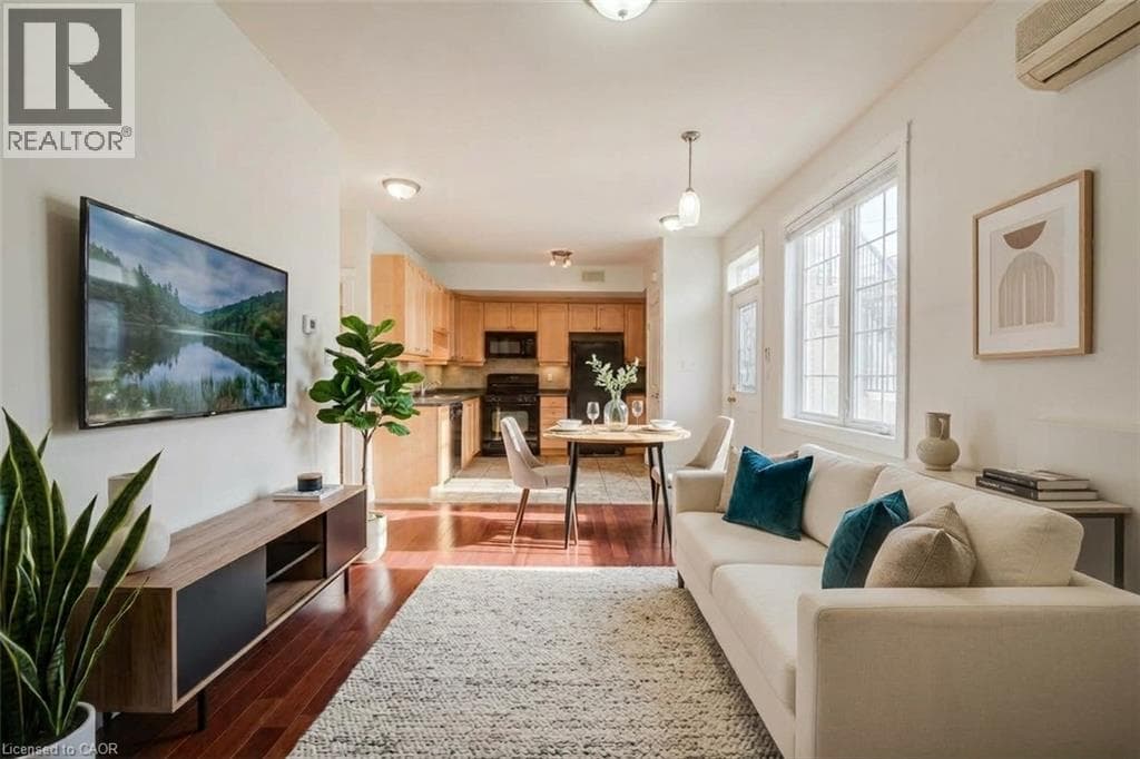 Apartment for sale at 555 KING Street E Unit# 102, King East, Kitchener, Ontario, photo 2