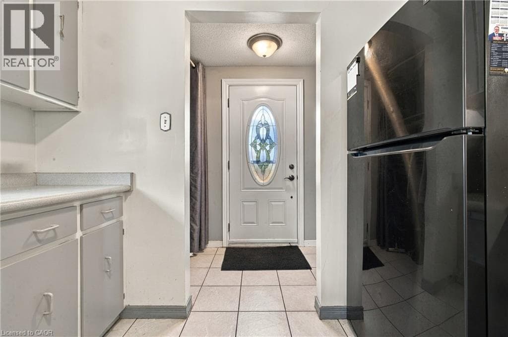 Detached for sale at 135 CEDARHILL Crescent, Country Hills, Kitchener, Ontario, photo 2