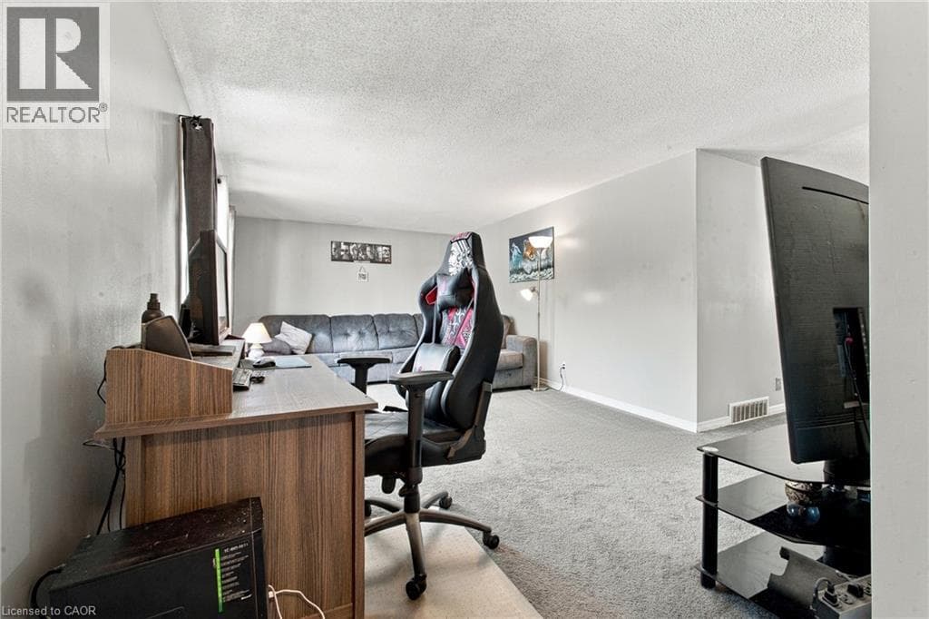Detached for sale at 135 CEDARHILL Crescent, Country Hills, Kitchener, Ontario, photo 5