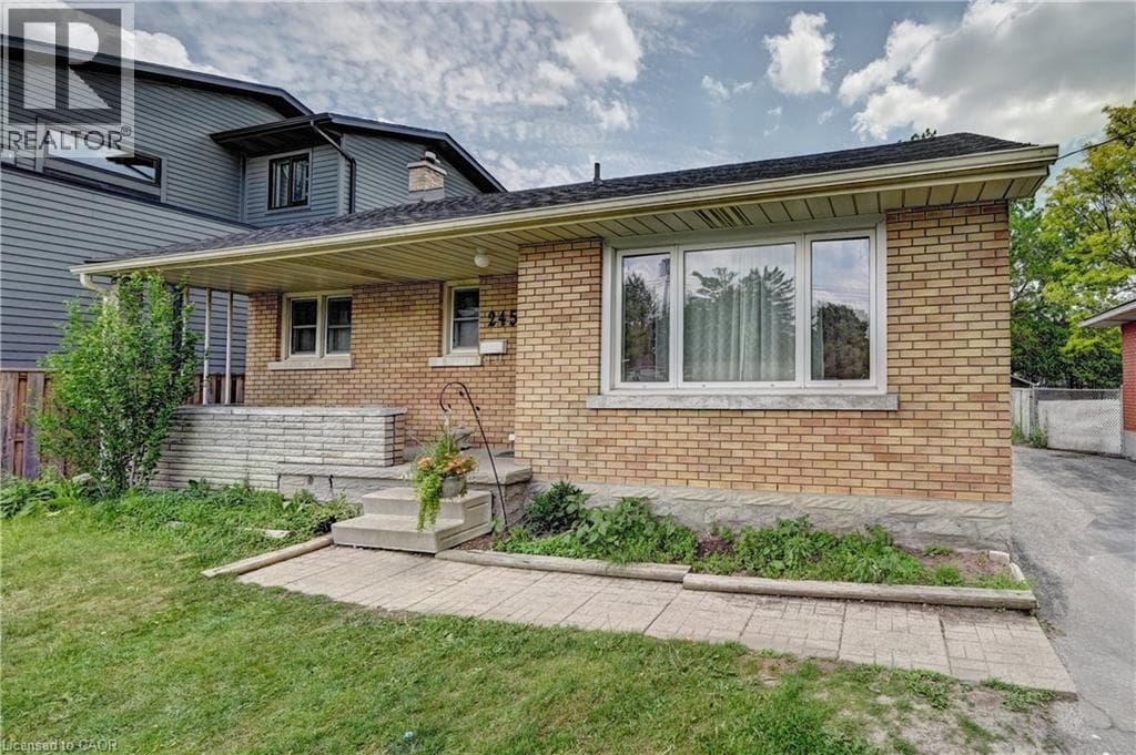 Detached for sale at 245 EIGHTH Avenue, Vanier, Kitchener, Ontario, photo 2