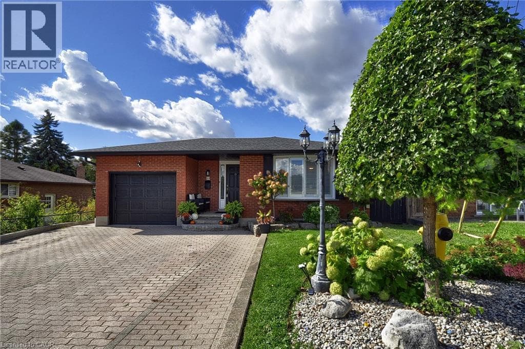 Detached for sale at 44 MERCER Road, Elgin Park, Cambridge, Ontario, photo 2