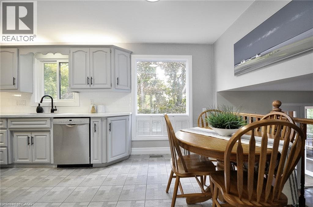 Detached for sale at 6 CRICKET HOLLOW, Forest Heights, Kitchener, Ontario, photo 14